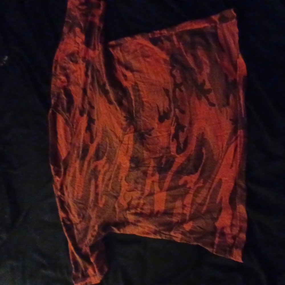 Red camo tee